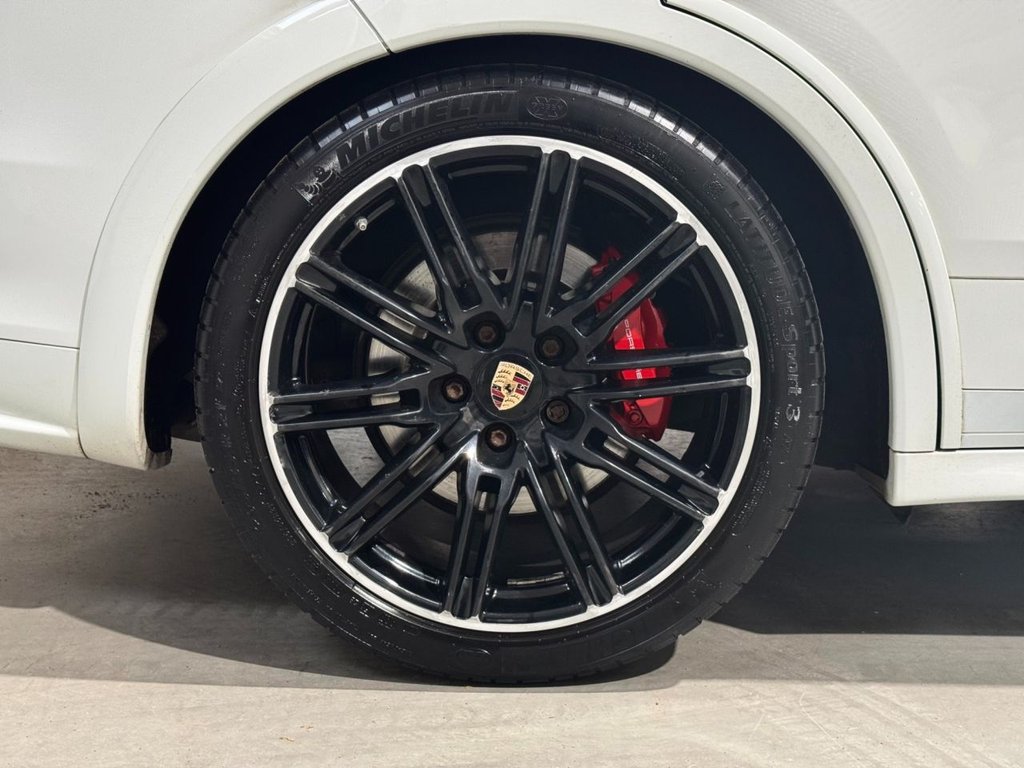 USED 2013 13 PORSCHE CAYENNE 4.8T V8 Turbo SUV 5dr Petrol TiptronicS 4WD Euro 5 (s/s) (500 ps) &pound;8909 OF FACTORY FIT UPGRADES