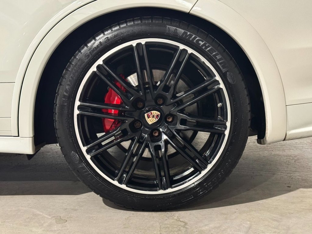 USED 2013 13 PORSCHE CAYENNE 4.8T V8 Turbo SUV 5dr Petrol TiptronicS 4WD Euro 5 (s/s) (500 ps) &pound;8909 OF FACTORY FIT UPGRADES