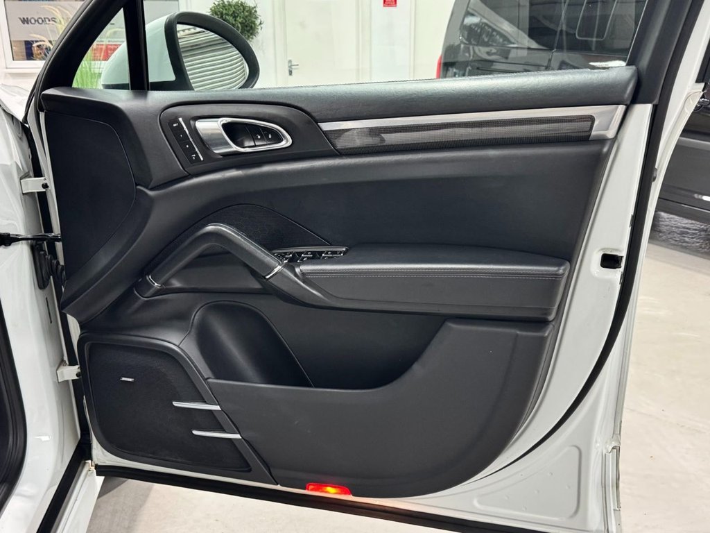 USED 2013 13 PORSCHE CAYENNE 4.8T V8 Turbo SUV 5dr Petrol TiptronicS 4WD Euro 5 (s/s) (500 ps) &pound;8909 OF FACTORY FIT UPGRADES