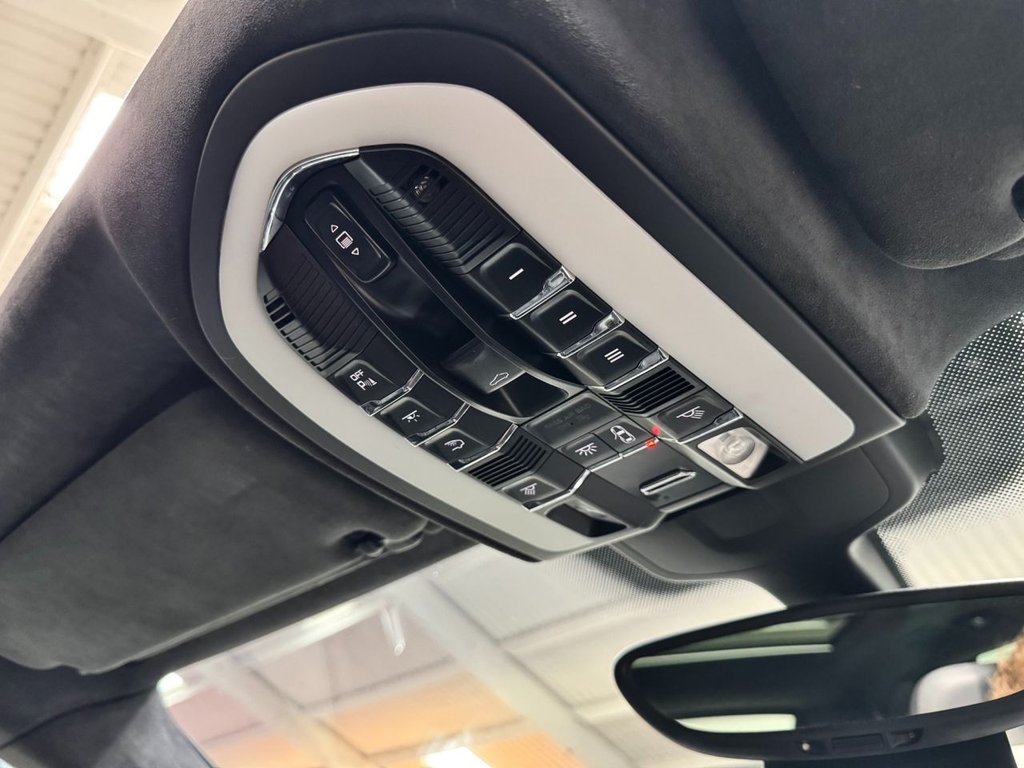 USED 2013 13 PORSCHE CAYENNE 4.8T V8 Turbo SUV 5dr Petrol TiptronicS 4WD Euro 5 (s/s) (500 ps) &pound;8909 OF FACTORY FIT UPGRADES