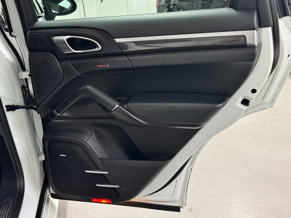 USED 2013 13 PORSCHE CAYENNE 4.8T V8 Turbo SUV 5dr Petrol TiptronicS 4WD Euro 5 (s/s) (500 ps) &pound;8909 OF FACTORY FIT UPGRADES