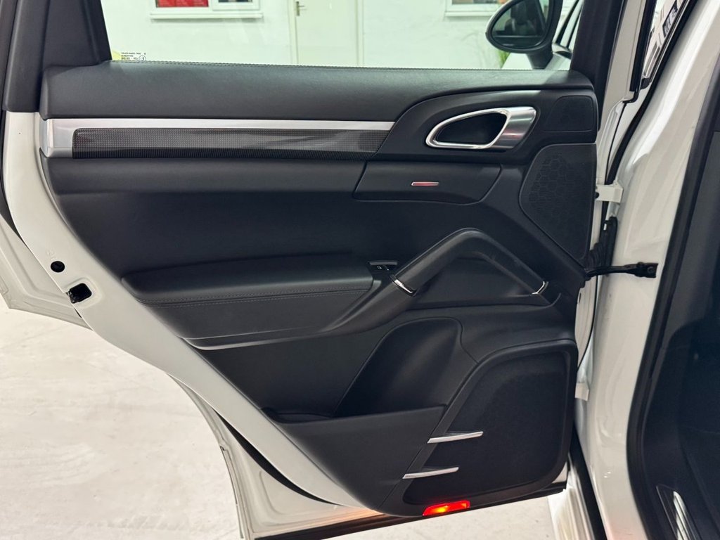 USED 2013 13 PORSCHE CAYENNE 4.8T V8 Turbo SUV 5dr Petrol TiptronicS 4WD Euro 5 (s/s) (500 ps) &pound;8909 OF FACTORY FIT UPGRADES