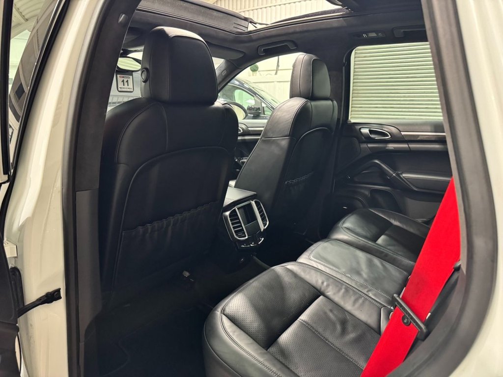 USED 2013 13 PORSCHE CAYENNE 4.8T V8 Turbo SUV 5dr Petrol TiptronicS 4WD Euro 5 (s/s) (500 ps) &pound;8909 OF FACTORY FIT UPGRADES