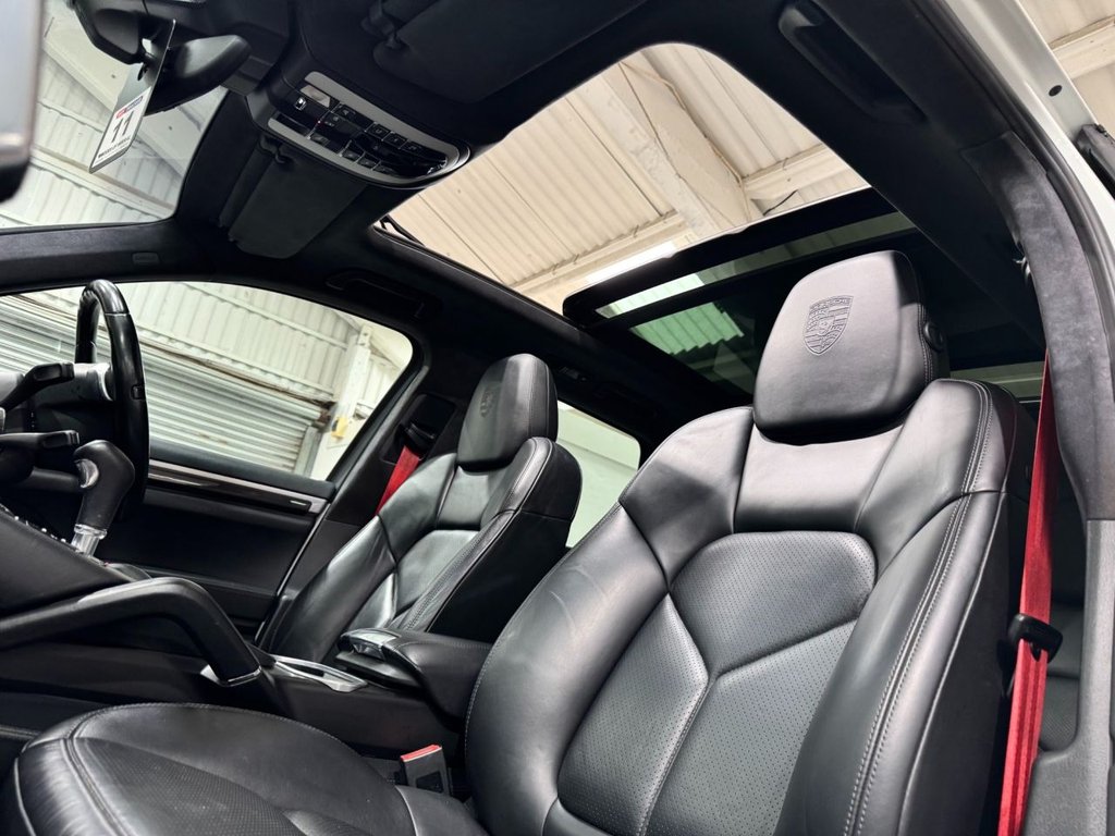 USED 2013 13 PORSCHE CAYENNE 4.8T V8 Turbo SUV 5dr Petrol TiptronicS 4WD Euro 5 (s/s) (500 ps) &pound;8909 OF FACTORY FIT UPGRADES