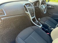 USED 2015 15 VAUXHALL ASTRA 1.4i SRi Hatchback 5dr Petrol Manual Euro 6 (100 ps) METALLIC PAINT ++ ALLOYS ++ A/C