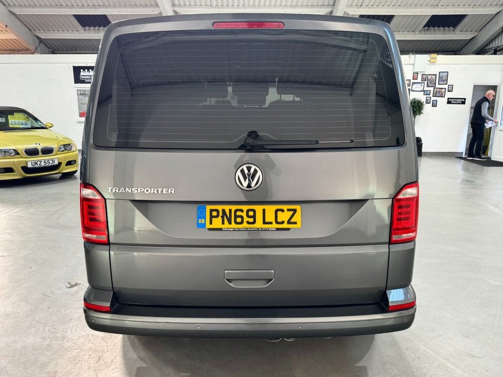 USED 2019 69 VOLKSWAGEN TRANSPORTER SHUTTLE 2.0 TDI SE Minibus Double Cab 5dr Diesel DSG FWD LWB Euro 6 (s/s) (150 ps) 