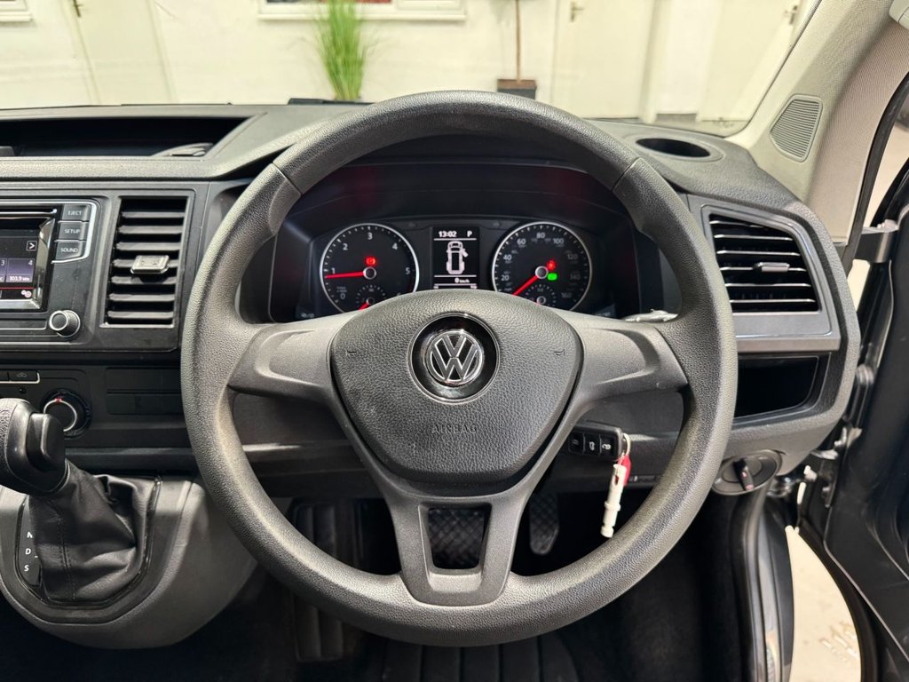 USED 2019 69 VOLKSWAGEN TRANSPORTER SHUTTLE 2.0 TDI SE Minibus Double Cab 5dr Diesel DSG FWD LWB Euro 6 (s/s) (150 ps) 