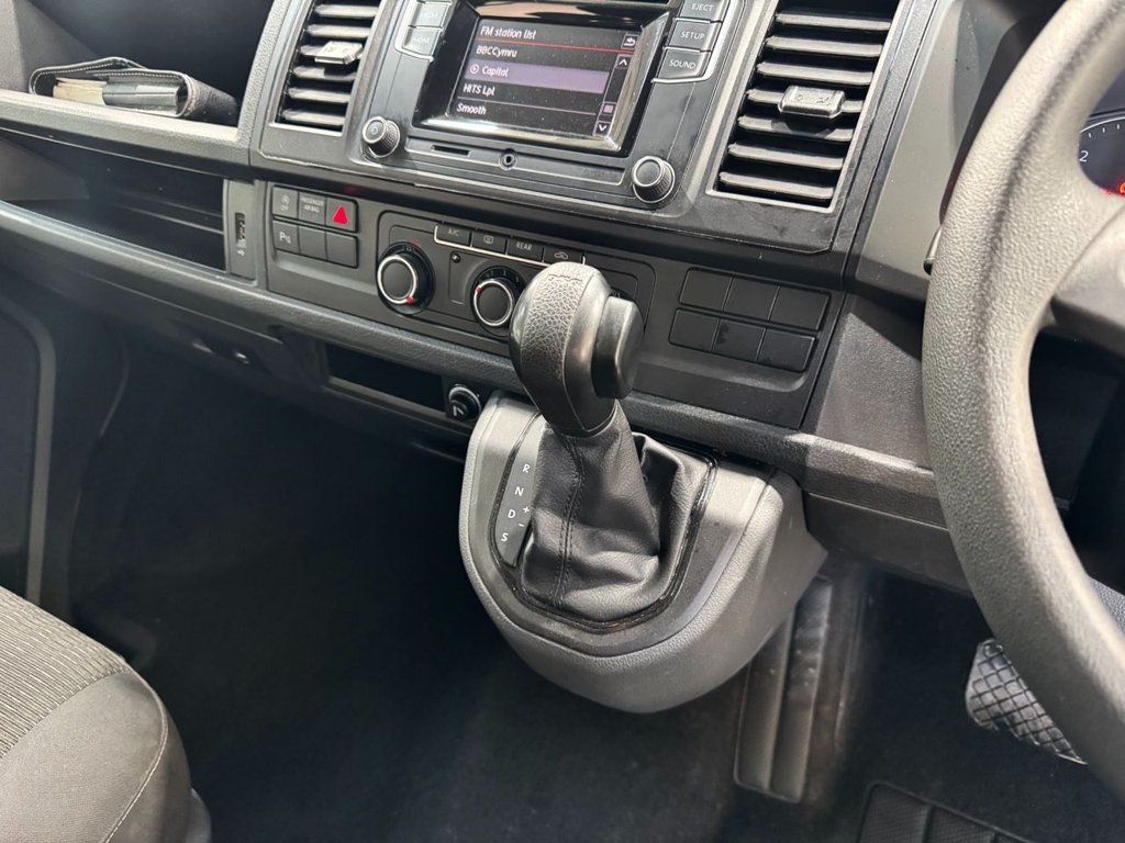 USED 2019 69 VOLKSWAGEN TRANSPORTER SHUTTLE 2.0 TDI SE Minibus Double Cab 5dr Diesel DSG FWD LWB Euro 6 (s/s) (150 ps) 