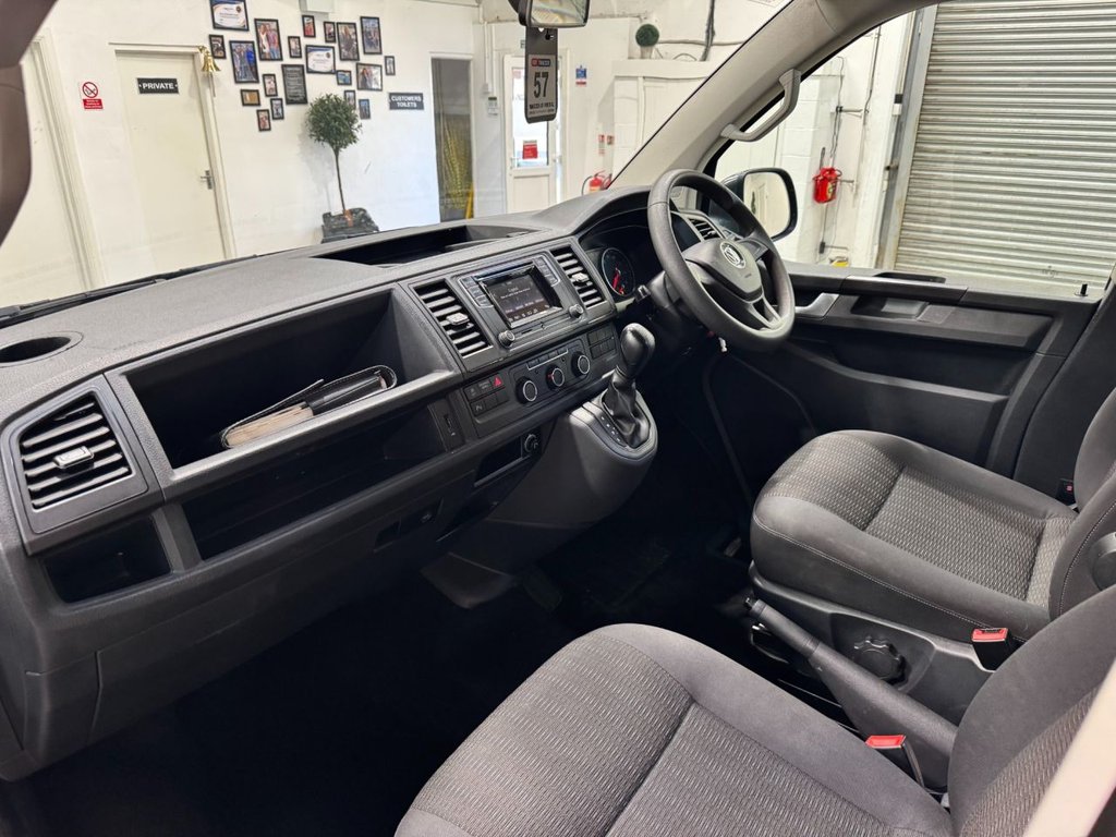 USED 2019 69 VOLKSWAGEN TRANSPORTER SHUTTLE 2.0 TDI SE Minibus Double Cab 5dr Diesel DSG FWD LWB Euro 6 (s/s) (150 ps) 