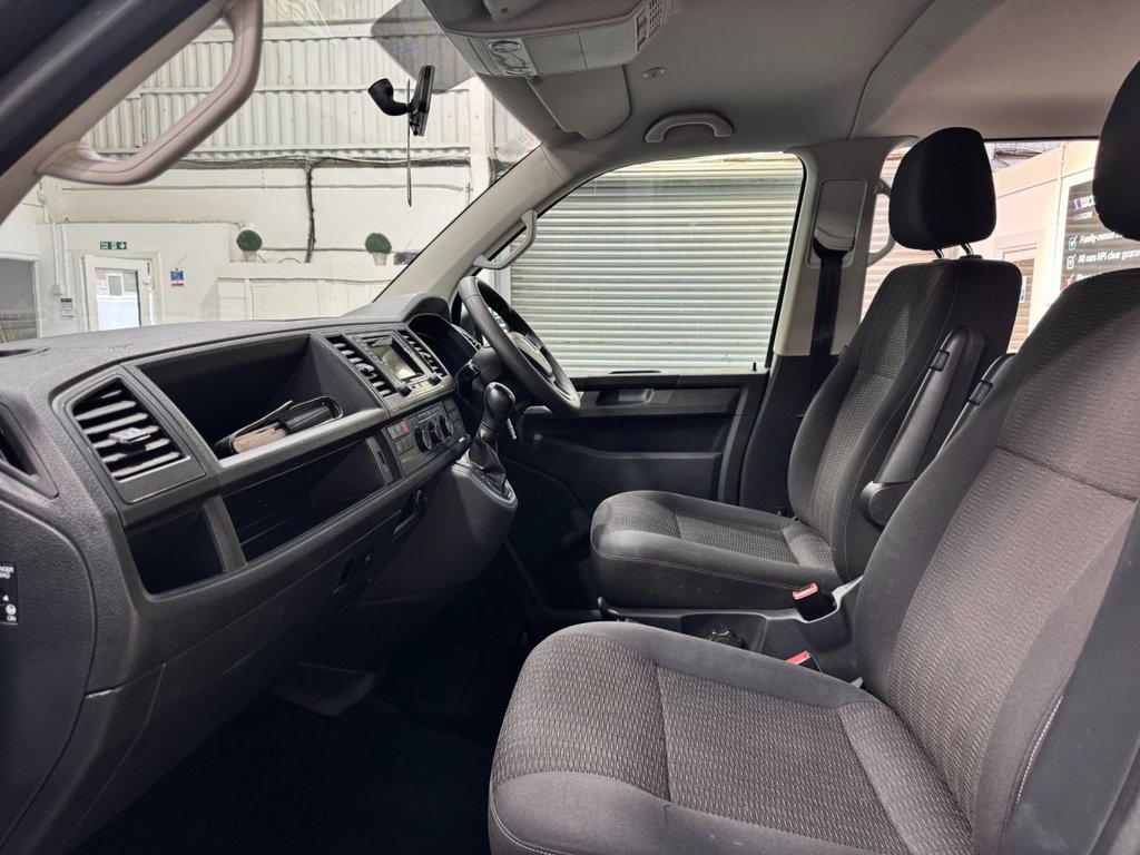 USED 2019 69 VOLKSWAGEN TRANSPORTER SHUTTLE 2.0 TDI SE Minibus Double Cab 5dr Diesel DSG FWD LWB Euro 6 (s/s) (150 ps) 