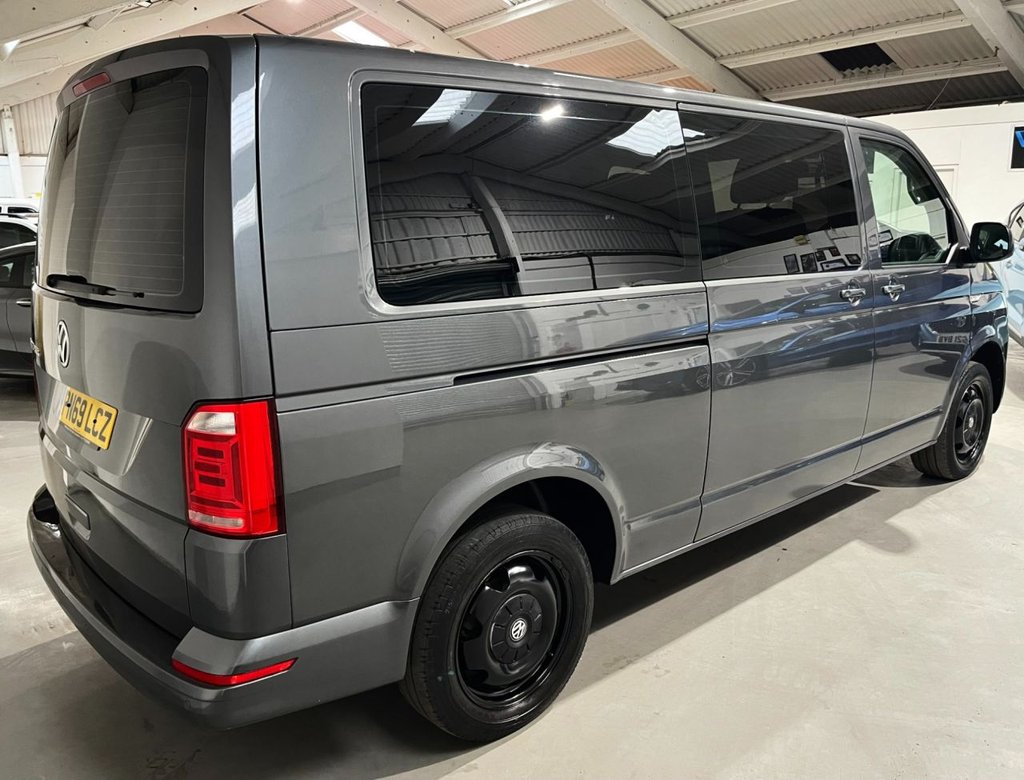 USED 2019 69 VOLKSWAGEN TRANSPORTER SHUTTLE 2.0 TDI SE Minibus Double Cab 5dr Diesel DSG FWD LWB Euro 6 (s/s) (150 ps) 