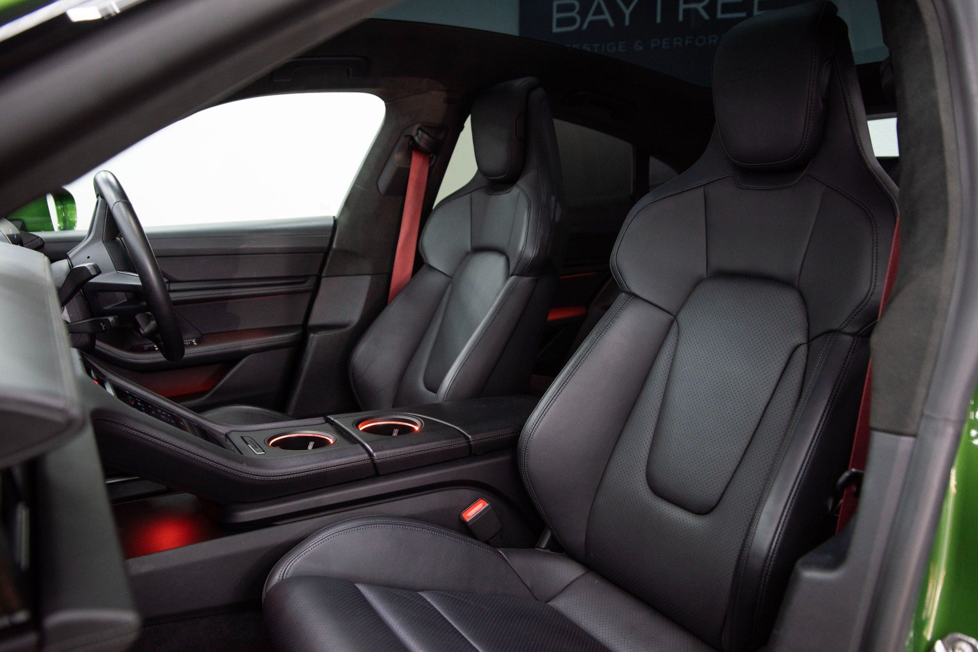 USED 2020 70 PORSCHE TAYCAN Performance Plus 93.4kWh Turbo Saloon