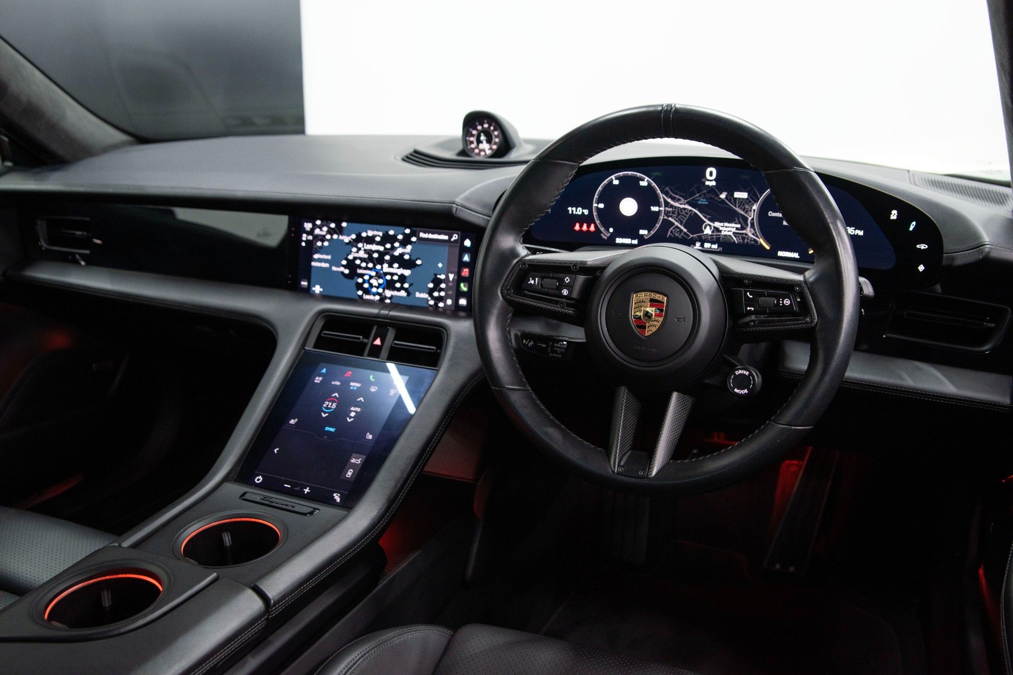 USED 2020 70 PORSCHE TAYCAN Performance Plus 93.4kWh Turbo Saloon
