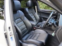 USED 2022 72 PORSCHE MACAN 2.9T V6 S SUV 5dr Petrol PDK 4WD Euro 6 (s/s) (380 ps) PANORAMIC ROOF, 18-WAY MEMORY SEATS, SPORTS EXHAUST, BOSE, SPORTDESIGN SIDE SKIRTS, EXCLUSIVE DESIGN WHEELS AND MORE!!!