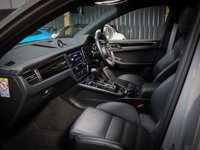 USED 2022 72 PORSCHE MACAN 2.9T V6 S SUV 5dr Petrol PDK 4WD Euro 6 (s/s) (380 ps) PANORAMIC ROOF, 18-WAY MEMORY SEATS, SPORTS EXHAUST, BOSE, SPORTDESIGN SIDE SKIRTS, EXCLUSIVE DESIGN WHEELS AND MORE!!!