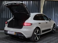 USED 2022 72 PORSCHE MACAN 2.9T V6 S SUV 5dr Petrol PDK 4WD Euro 6 (s/s) (380 ps) PANORAMIC ROOF, 18-WAY MEMORY SEATS, SPORTS EXHAUST, BOSE, SPORTDESIGN SIDE SKIRTS, EXCLUSIVE DESIGN WHEELS AND MORE!!!
