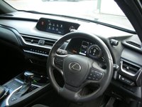USED 2020 70 LEXUS UX 2.0 250h SUV 5dr Petrol Hybrid E-CVT Euro 6 (s/s) (184 ps) 250h Premium pack / nav automatic
