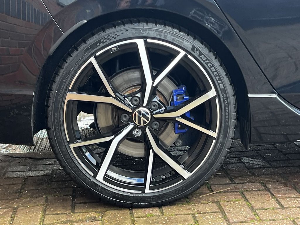 USED 2023 73 VOLKSWAGEN GOLF 2.0 TSI R 20 Years Hatchback 5dr Petrol DSG 4Motion Euro 6 (s/s) (333 ps) R PERFORMACE PACK|FULL LEATHER