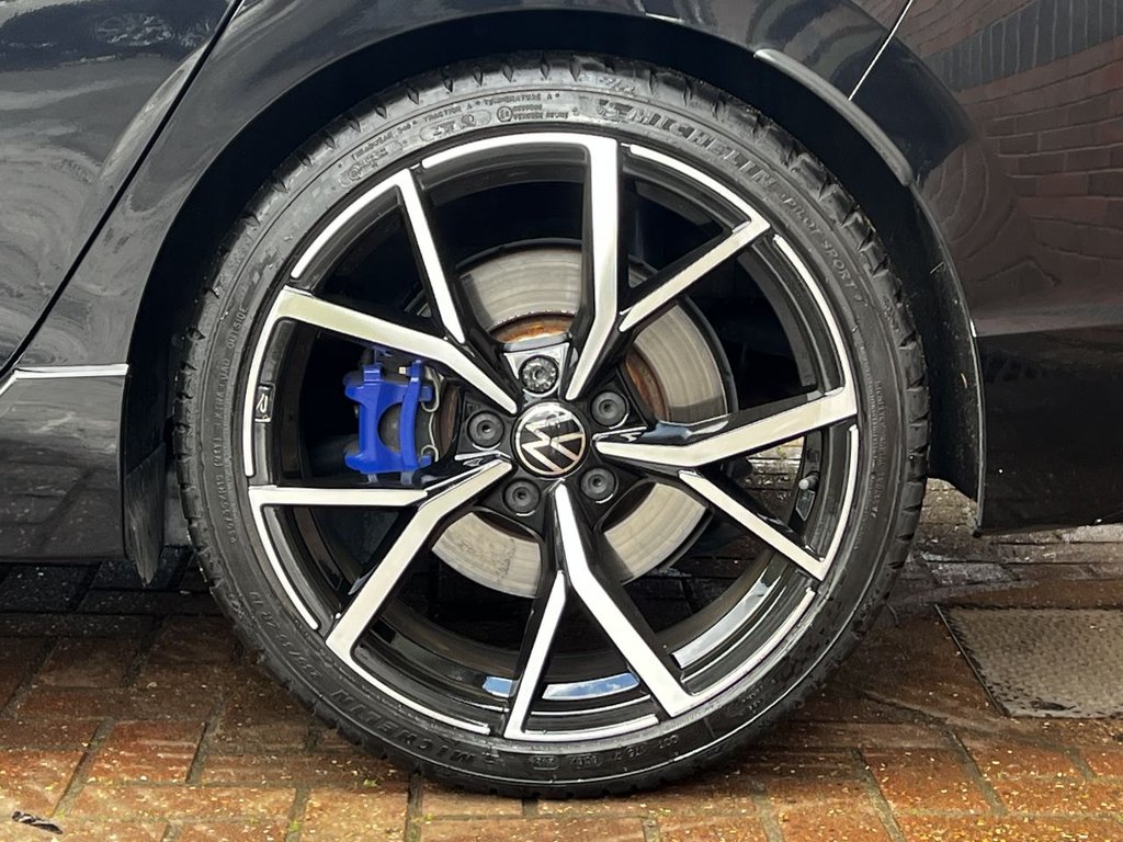 USED 2023 73 VOLKSWAGEN GOLF 2.0 TSI R 20 Years Hatchback 5dr Petrol DSG 4Motion Euro 6 (s/s) (333 ps) R PERFORMACE PACK|FULL LEATHER
