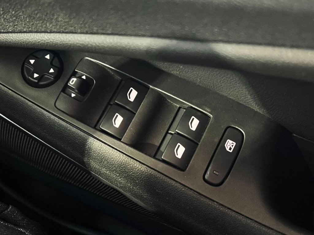 USED 2021 21 VAUXHALL CROSSLAND 1.2 Turbo Elite Nav SUV 5dr Petrol Auto Euro 6 (s/s) (130 ps) 17"ALLOYS+SAT NAV+ REAR CAMERA