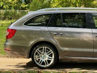 USED 2011 11 SKODA SUPERB 2.0 TDI Elegance Estate 5dr Diesel Manual 4WD Euro 5 (170 ps) 