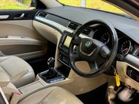 USED 2011 11 SKODA SUPERB 2.0 TDI Elegance Estate 5dr Diesel Manual 4WD Euro 5 (170 ps) 