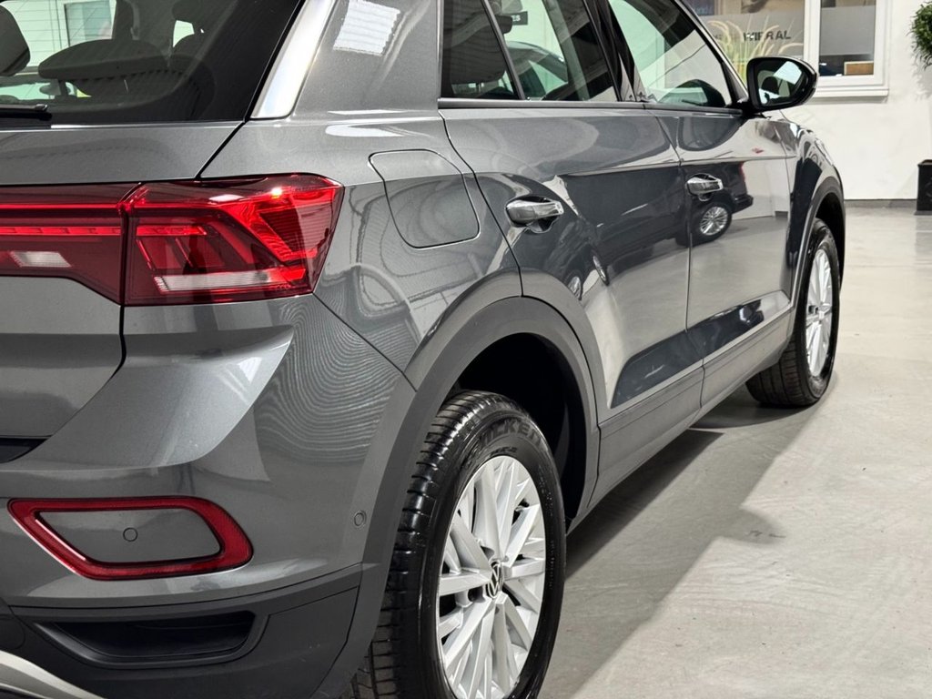 USED 2024 73 VOLKSWAGEN T-ROC 1.0 TSI Life SUV 5dr Petrol Manual Euro 6 (s/s) (110 ps) F/R SENS+DIGI COCKPIT+CAR PLAY