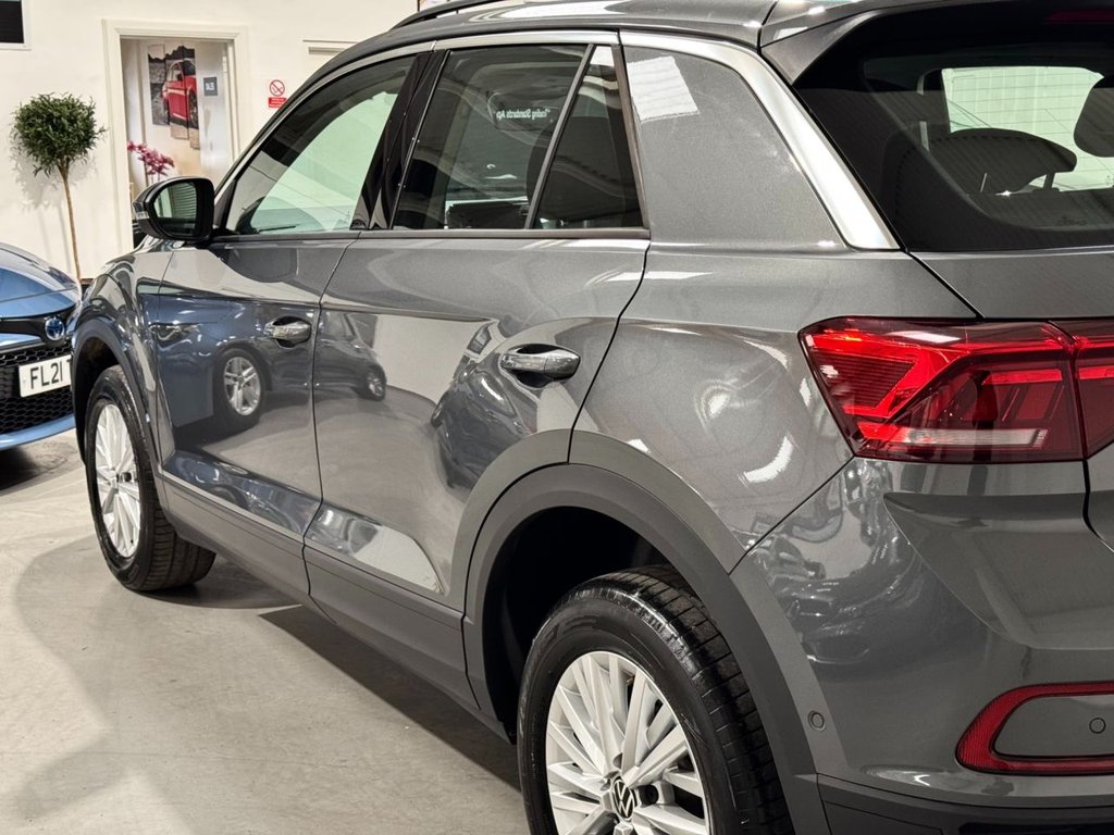 USED 2024 73 VOLKSWAGEN T-ROC 1.0 TSI Life SUV 5dr Petrol Manual Euro 6 (s/s) (110 ps) F/R SENS+DIGI COCKPIT+CAR PLAY