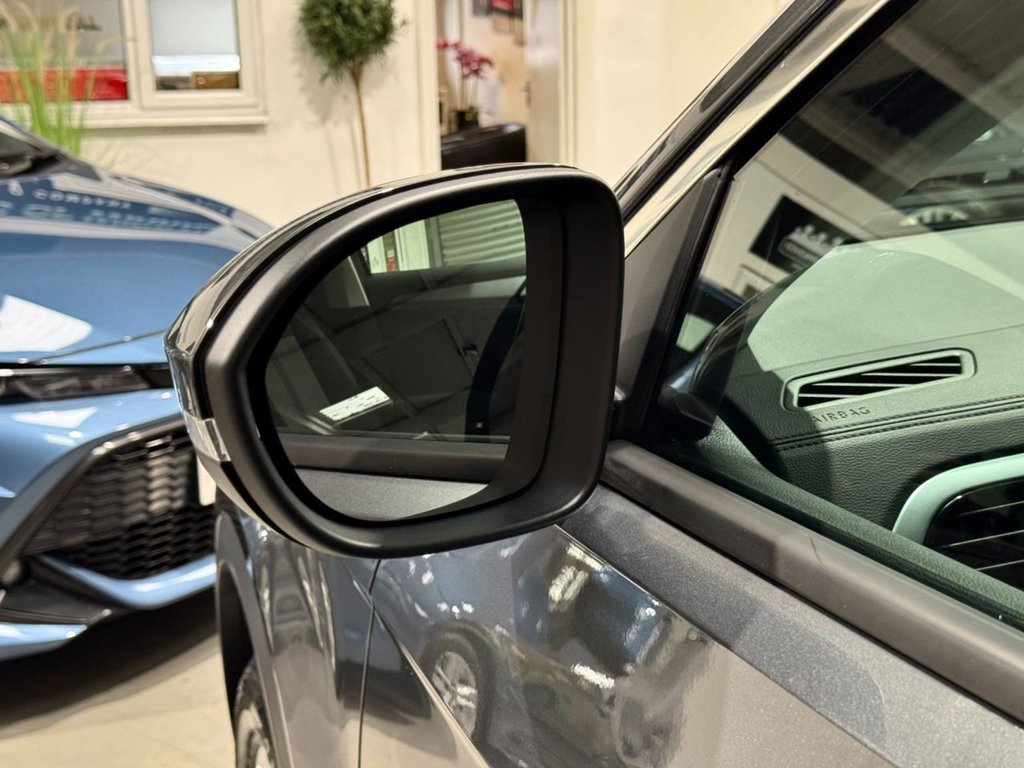 USED 2024 73 VOLKSWAGEN T-ROC 1.0 TSI Life SUV 5dr Petrol Manual Euro 6 (s/s) (110 ps) F/R SENS+DIGI COCKPIT+CAR PLAY