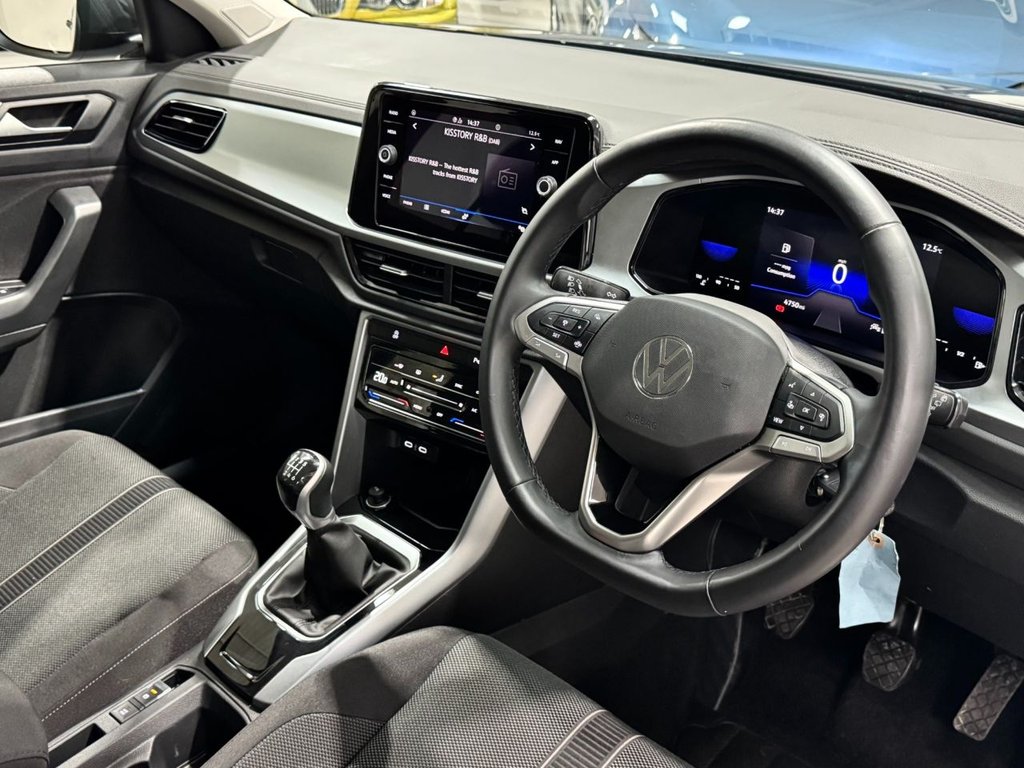 USED 2024 73 VOLKSWAGEN T-ROC 1.0 TSI Life SUV 5dr Petrol Manual Euro 6 (s/s) (110 ps) F/R SENS+DIGI COCKPIT+CAR PLAY