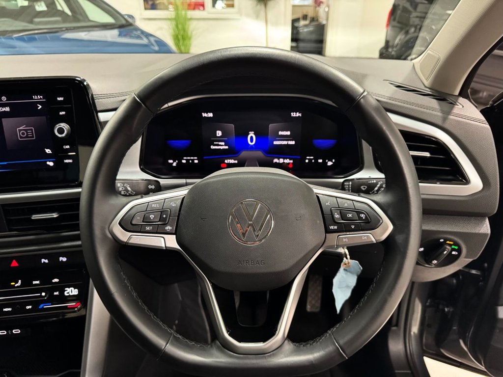 USED 2024 73 VOLKSWAGEN T-ROC 1.0 TSI Life SUV 5dr Petrol Manual Euro 6 (s/s) (110 ps) F/R SENS+DIGI COCKPIT+CAR PLAY