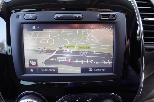 View our RENAULT CAPTUR