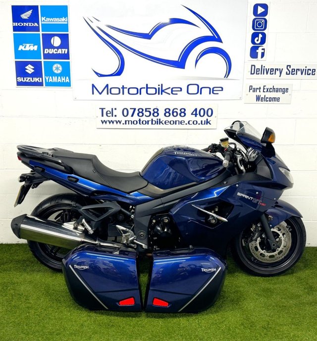 2011 61 Triumph Sprint GT 1050 1050cc