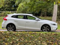 USED 2015 65 VOLVO V40 2.0 D4 R-Design Nav Hatchback 5dr Diesel Manual Euro 6 (s/s) (190 ps) 
