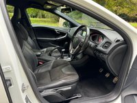 USED 2015 65 VOLVO V40 2.0 D4 R-Design Nav Hatchback 5dr Diesel Manual Euro 6 (s/s) (190 ps) 