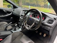 USED 2015 65 VOLVO V40 2.0 D4 R-Design Nav Hatchback 5dr Diesel Manual Euro 6 (s/s) (190 ps) 