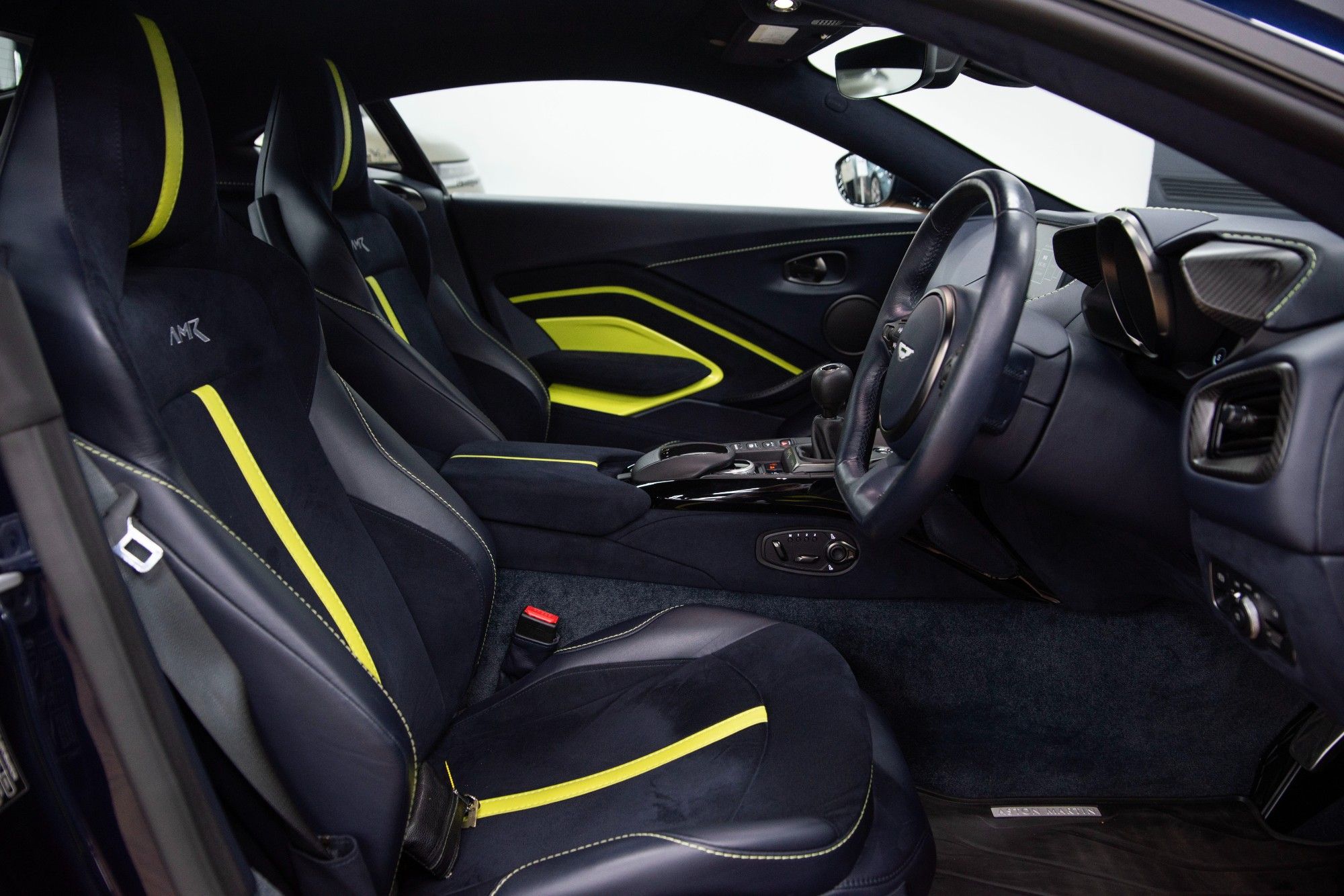 USED 2020 70 ASTON MARTIN VANTAGE 4.0 V8 AMR Hero 