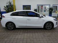 USED 2021 21 HYUNDAI IONIQ 1.6 h-GDi 8.9kWh Premium SE Hatchback 5dr Petrol Plug-in Hybrid DCT Euro 6 (s/s) (141 ps) SAT NAV LEATHER HEATED SEATS REAR VIEW CAMERA CRUISE CONTROL PARKING SENSORS 1 OWNER HYUNDAI WARRANTY TILL MAY 2026