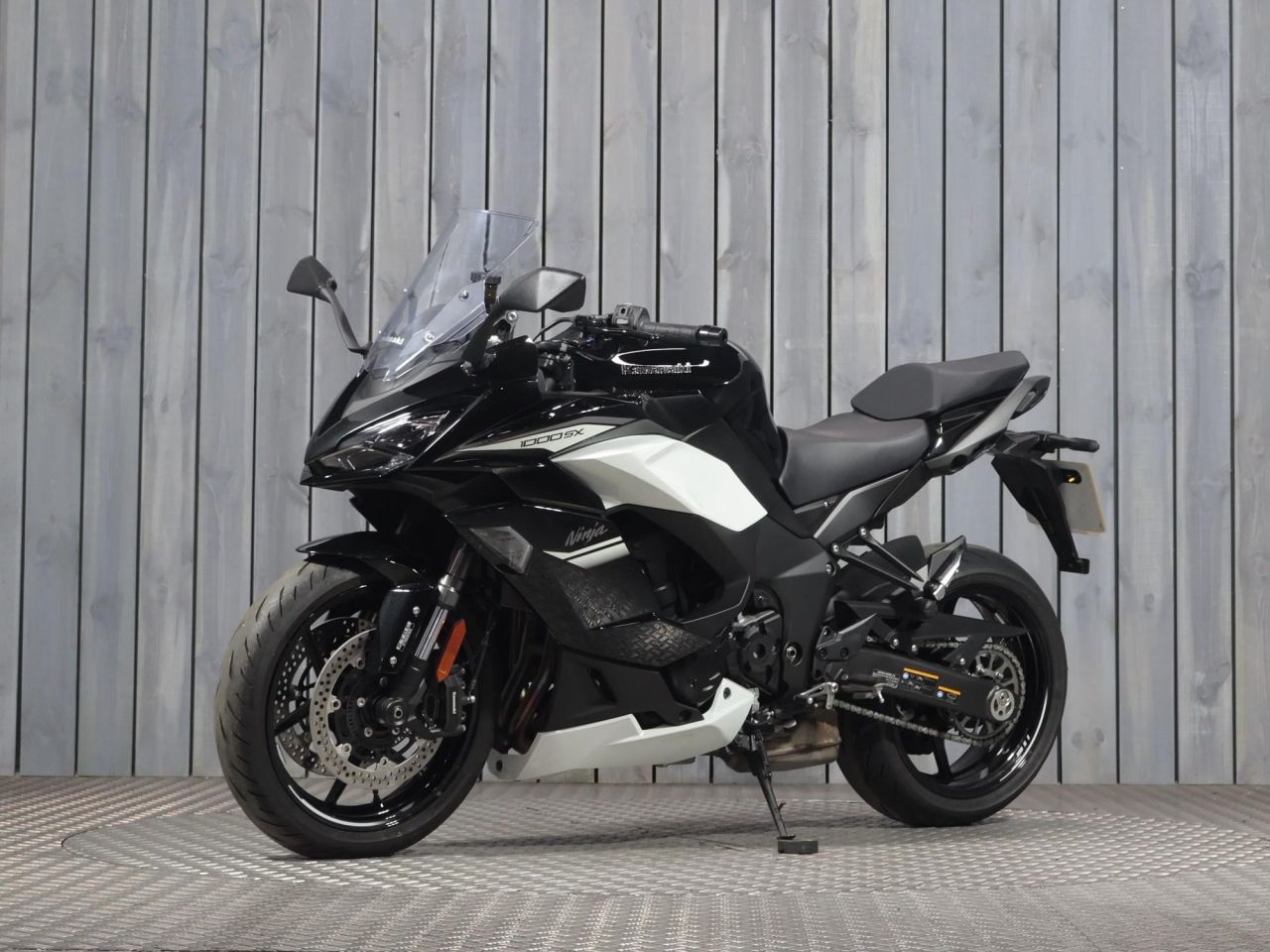 あり　ブラックS カワサキ Ninja ZX－4R SE MY2025 メタリック