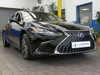 USED 2022 22 LEXUS ES 2.5 300h Saloon 4dr Petrol Hybrid E-CVT Euro 6 (s/s) (218 ps) SAT NAV LEATHER HEATED SEATS STEERING WHEEL REAR VIEW CAMERA SUNROOF 1 OWNER SERVICE HISTORY LEXUS WARRANTY TILL 2032