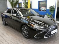 USED 2022 22 LEXUS ES 2.5 300h Saloon 4dr Petrol Hybrid E-CVT Euro 6 (s/s) (218 ps) SAT NAV LEATHER HEATED SEATS STEERING WHEEL REAR VIEW CAMERA SUNROOF 1 OWNER SERVICE HISTORY LEXUS WARRANTY TILL 2032