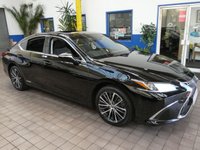 USED 2022 22 LEXUS ES 2.5 300h Saloon 4dr Petrol Hybrid E-CVT Euro 6 (s/s) (218 ps) SAT NAV LEATHER HEATED SEATS STEERING WHEEL REAR VIEW CAMERA SUNROOF 1 OWNER SERVICE HISTORY LEXUS WARRANTY TILL 2032