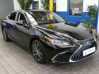 USED 2022 22 LEXUS ES 2.5 300h Saloon 4dr Petrol Hybrid E-CVT Euro 6 (s/s) (218 ps) SAT NAV LEATHER HEATED SEATS STEERING WHEEL REAR VIEW CAMERA SUNROOF 1 OWNER SERVICE HISTORY LEXUS WARRANTY TILL 2032
