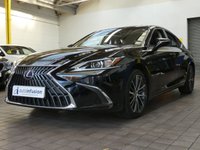 USED 2022 22 LEXUS ES 2.5 300h Saloon 4dr Petrol Hybrid E-CVT Euro 6 (s/s) (218 ps) SAT NAV LEATHER HEATED SEATS STEERING WHEEL REAR VIEW CAMERA SUNROOF 1 OWNER SERVICE HISTORY LEXUS WARRANTY TILL 2032