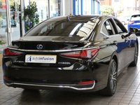 USED 2022 22 LEXUS ES 2.5 300h Saloon 4dr Petrol Hybrid E-CVT Euro 6 (s/s) (218 ps) SAT NAV LEATHER HEATED SEATS STEERING WHEEL REAR VIEW CAMERA SUNROOF 1 OWNER SERVICE HISTORY LEXUS WARRANTY TILL 2032