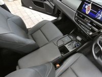 USED 2022 22 LEXUS ES 2.5 300h Saloon 4dr Petrol Hybrid E-CVT Euro 6 (s/s) (218 ps) SAT NAV LEATHER HEATED SEATS STEERING WHEEL REAR VIEW CAMERA SUNROOF 1 OWNER SERVICE HISTORY LEXUS WARRANTY TILL 2032