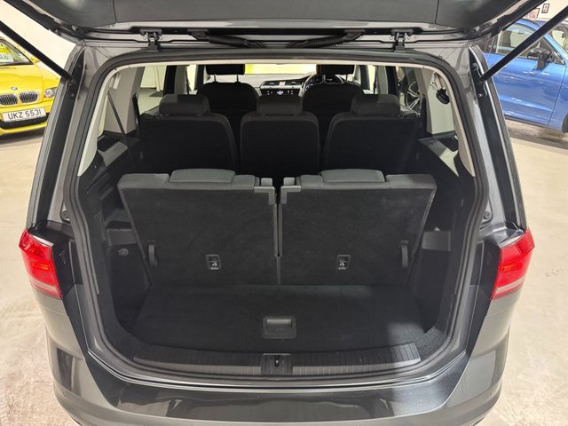 View our VOLKSWAGEN TOURAN