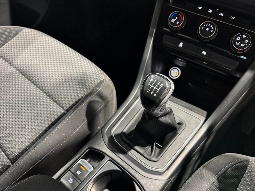 USED 2020 70 VOLKSWAGEN TOURAN 2.0 TDI SE MPV 5dr Diesel Manual Euro 6 (s/s) (150 ps) F/R SENSORS+ PRIVACY+ 7 SEATS