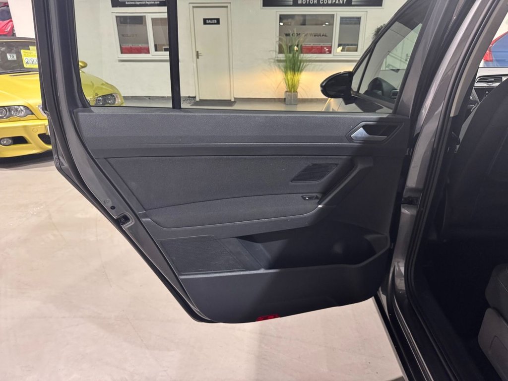 USED 2020 70 VOLKSWAGEN TOURAN 2.0 TDI SE MPV 5dr Diesel Manual Euro 6 (s/s) (150 ps) F/R SENSORS+ PRIVACY+ 7 SEATS