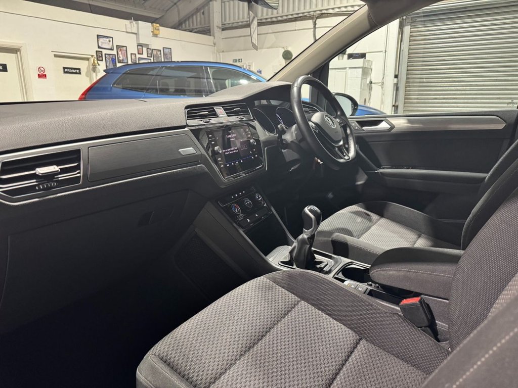 USED 2020 70 VOLKSWAGEN TOURAN 2.0 TDI SE MPV 5dr Diesel Manual Euro 6 (s/s) (150 ps) F/R SENSORS+ PRIVACY+ 7 SEATS